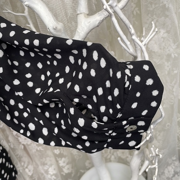 Polka Dots & Lightweight & Tie at Neck & Button Front  and Cuffs, - Picture 5 of 9